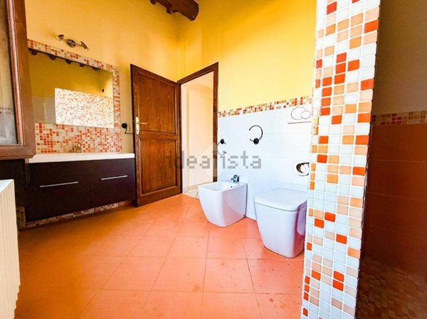 casa indipendente in vendita a Cascina