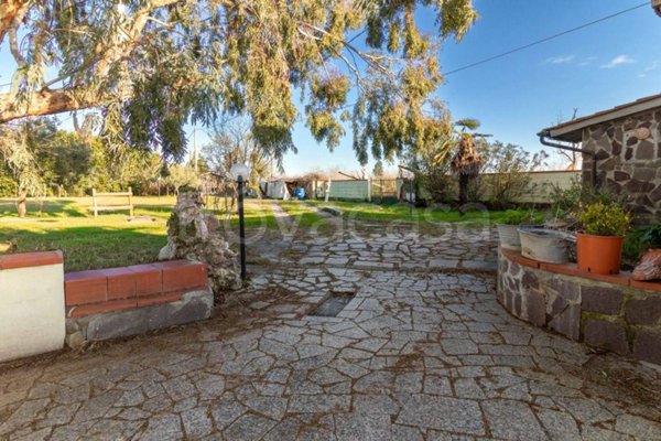 casa indipendente in vendita a Cascina