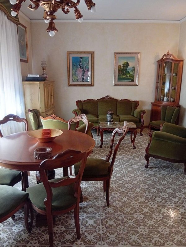 casa indipendente in vendita a Cascina in zona Marciana