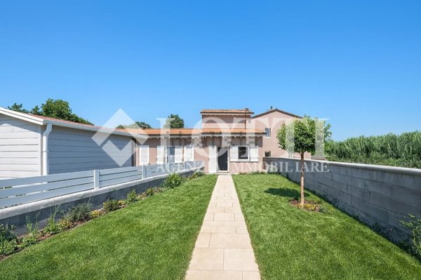 casa indipendente in vendita a Cascina in zona San Giorgio