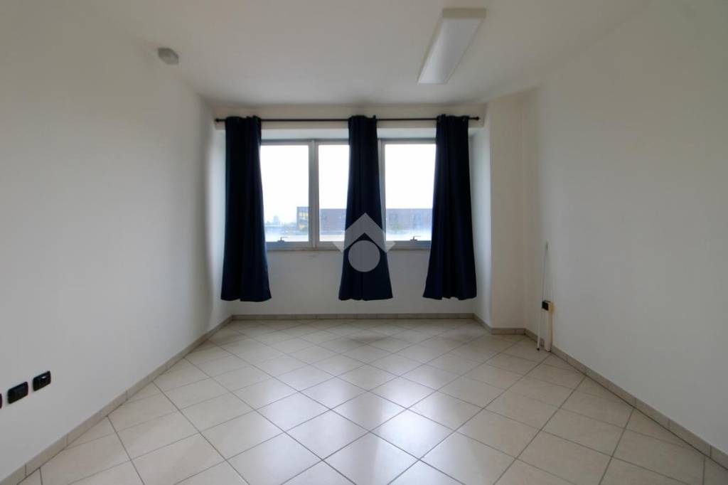 casale in vendita a Cascina