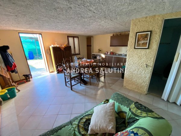 casale in vendita a Cascina