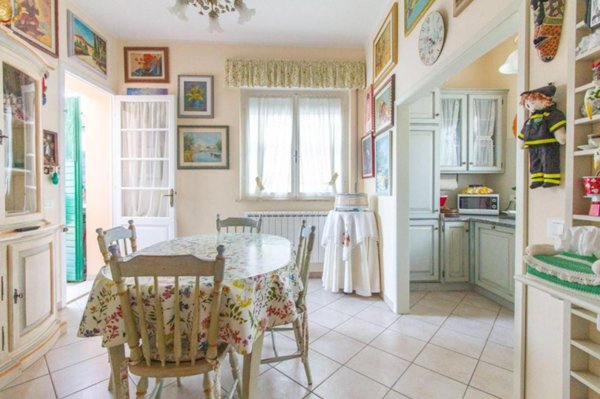 casale in vendita a Cascina