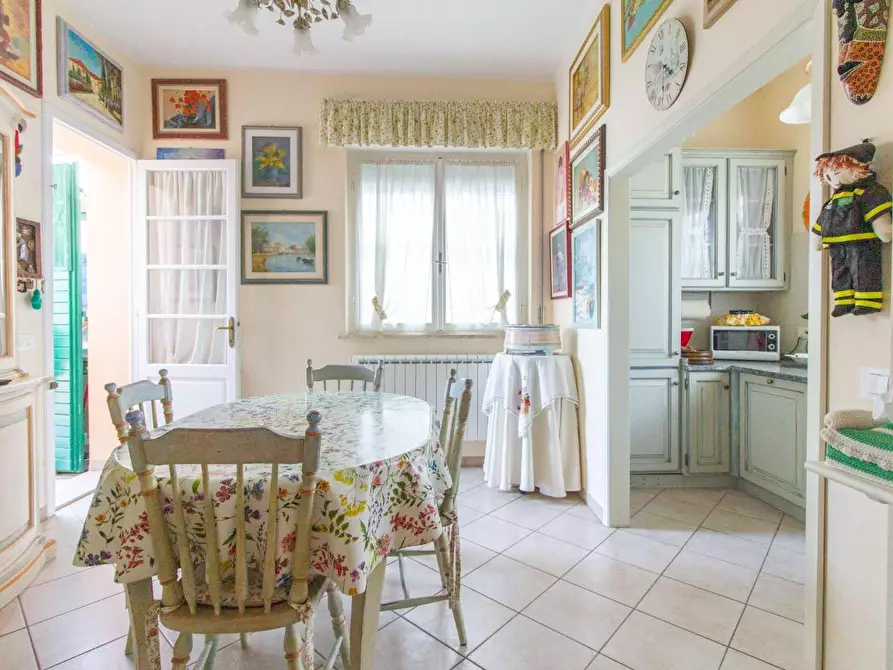 casa indipendente in vendita a Cascina