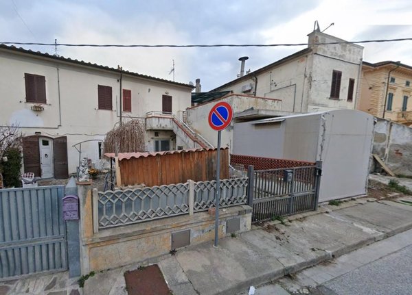 casale in vendita a Cascina