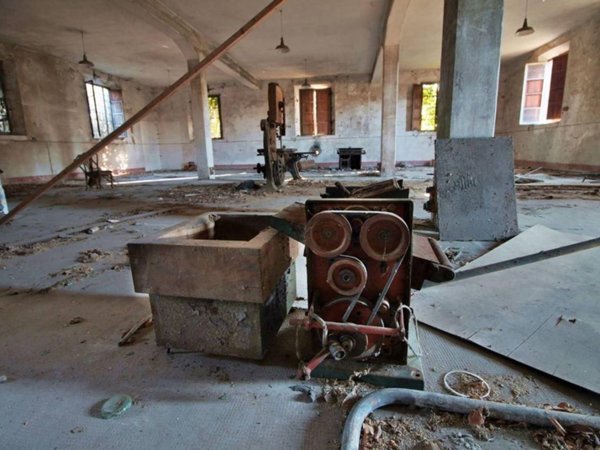 casale in vendita a Cascina