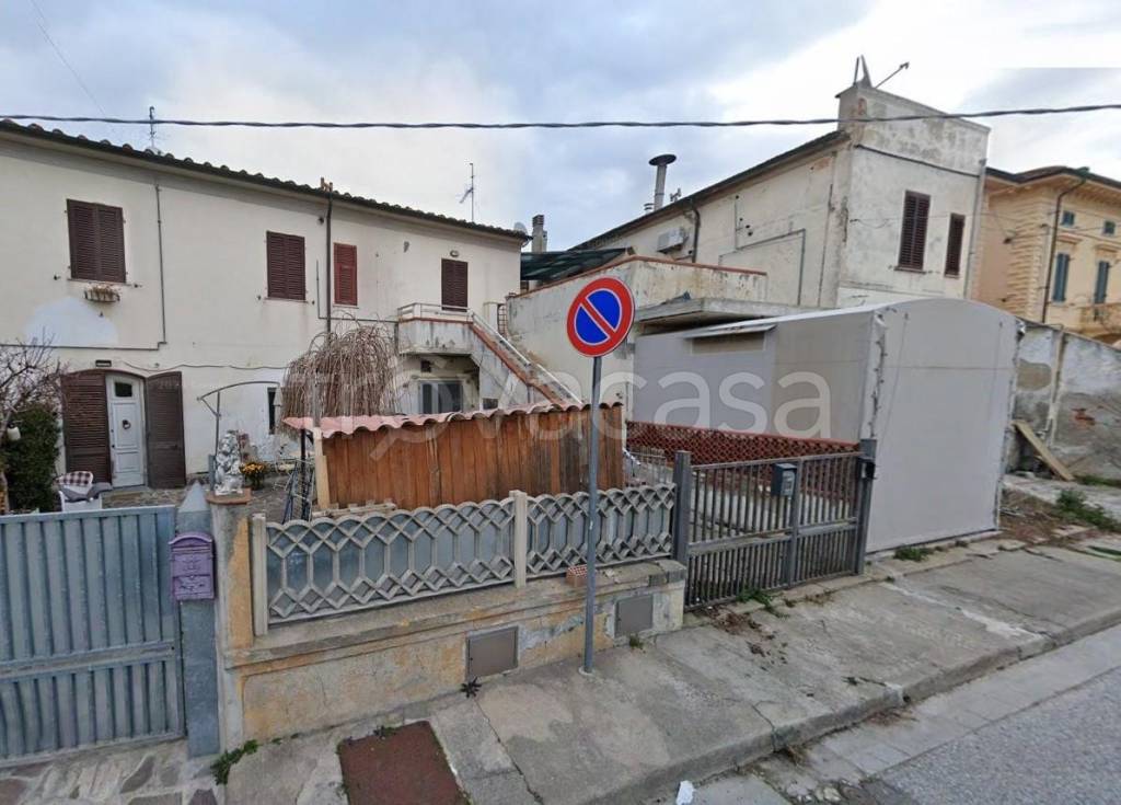 negozio in vendita a Cascina in zona San Casciano