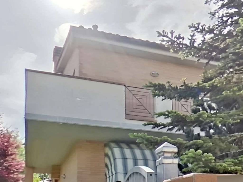 casa indipendente in vendita a Cascina