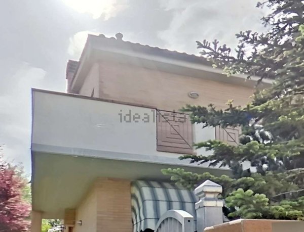 casa indipendente in vendita a Cascina