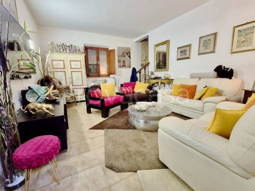 casa indipendente in vendita a Cascina in zona Musigliano