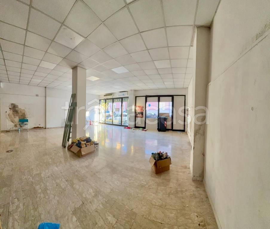 casale in vendita a Cascina