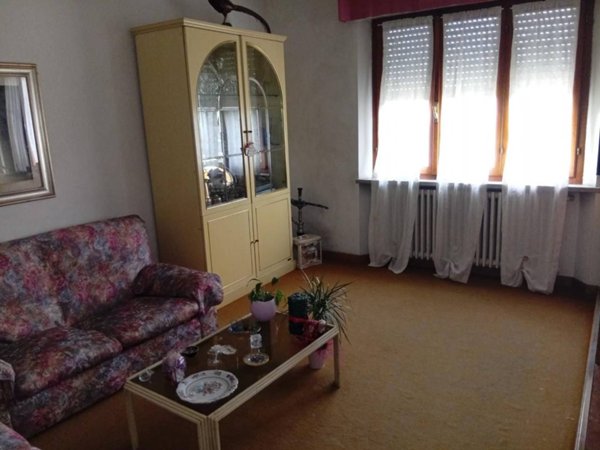 casa indipendente in vendita a Cascina
