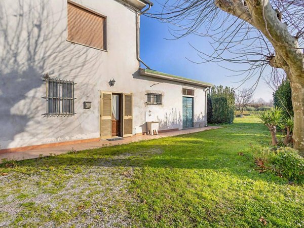casa indipendente in vendita a Cascina in zona San Lorenzo a Pagnatico