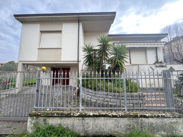 casa indipendente in vendita a Cascina in zona San Giorgio