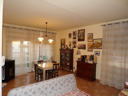 casa indipendente in vendita a Cascina