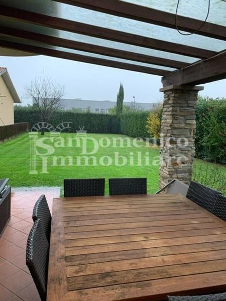 casa indipendente in vendita a Cascina