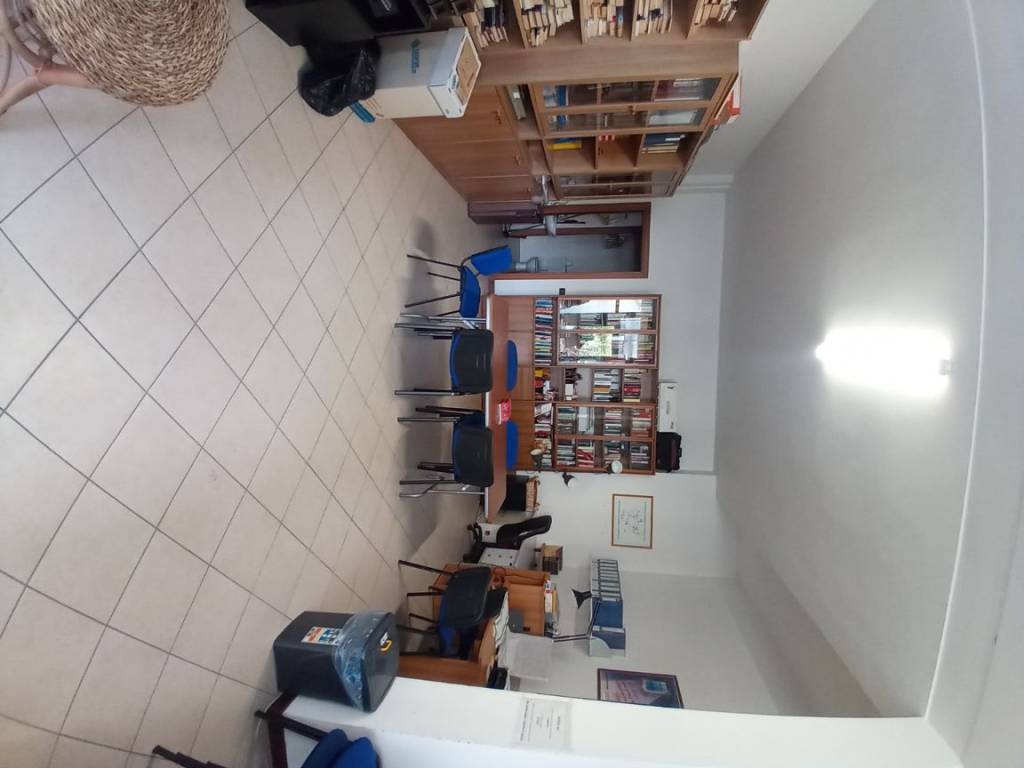 ufficio in vendita a Cascina