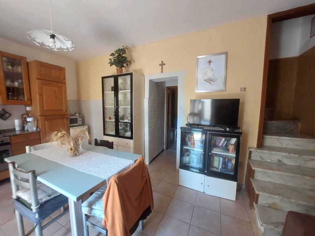 casa indipendente in vendita a Cascina