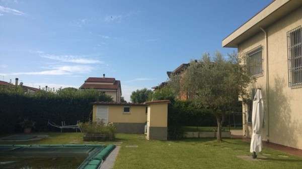 casa indipendente in vendita a Cascina