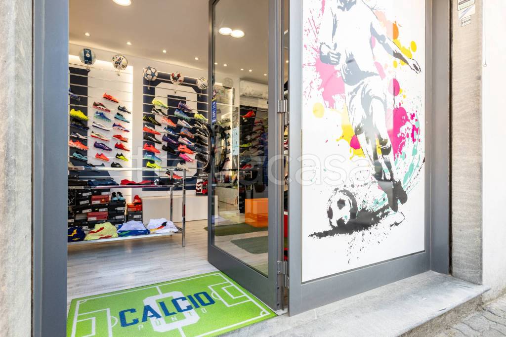 negozio in vendita a Cascina in zona Navacchio