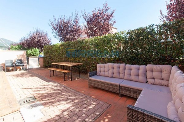 casa indipendente in vendita a Cascina