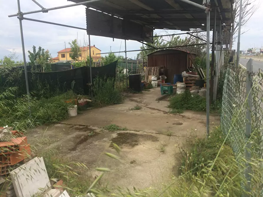 locale di sgombero in vendita a Cascina in zona Navacchio