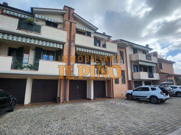 casale in vendita a Cascina