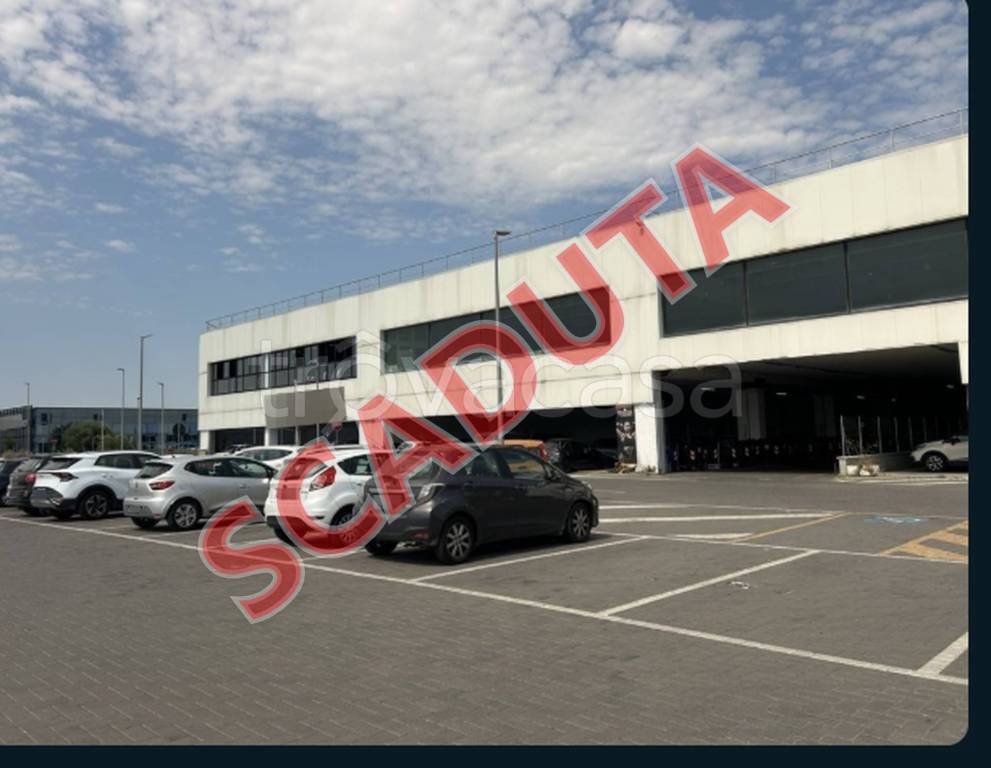 casale in vendita a Cascina