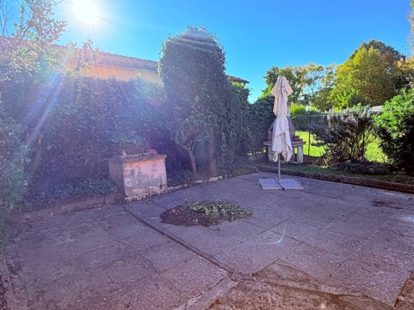 casa indipendente in vendita a Cascina in zona Navacchio