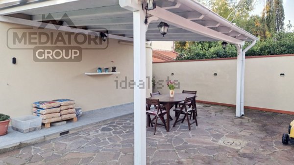 casa indipendente in vendita a Cascina