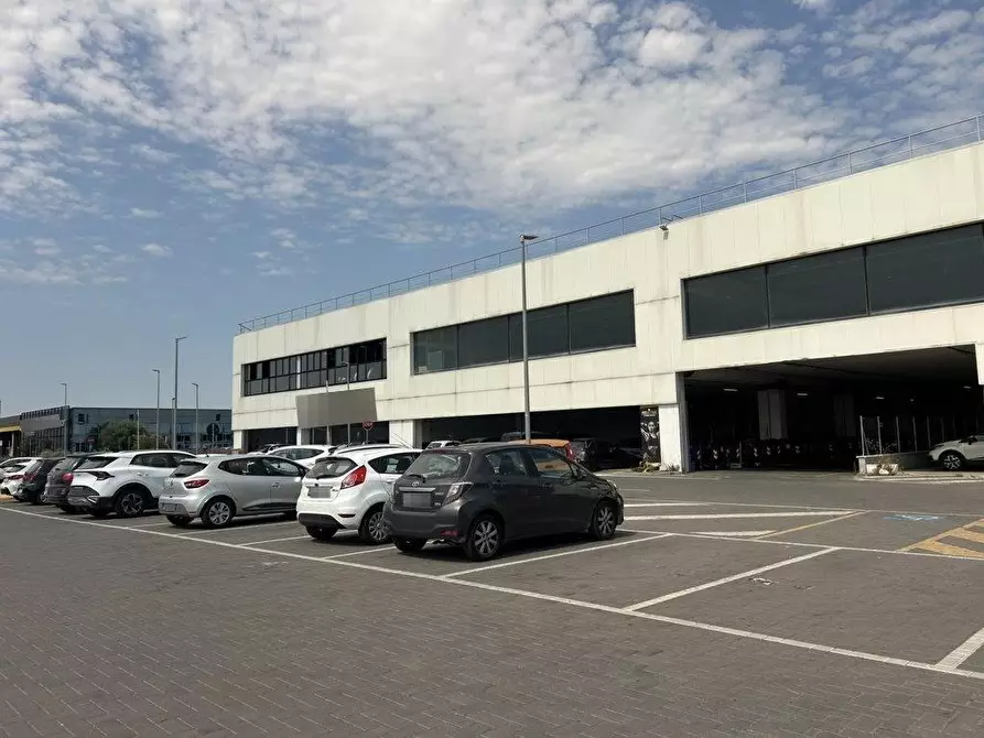 casale in vendita a Cascina