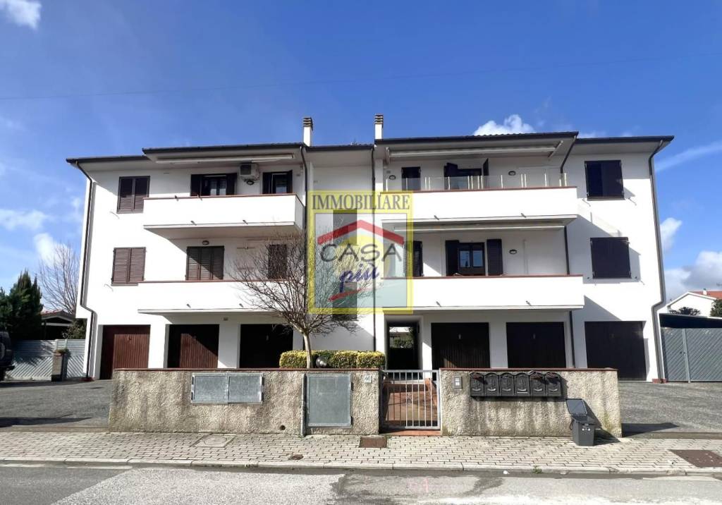 appartamento in vendita a Cascina in zona San Lorenzo a Pagnatico