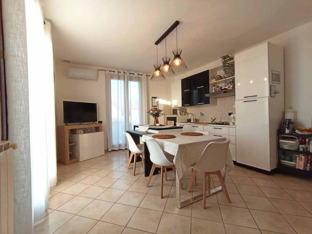 appartamento in vendita a Cascina in zona Casciavola