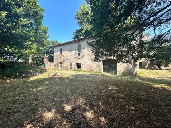 casa indipendente in vendita a Cascina in zona Navacchio