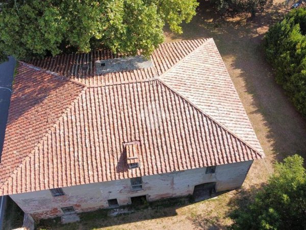 casa indipendente in vendita a Cascina in zona Navacchio