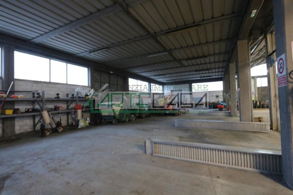 casale in vendita a Cascina in zona Navacchio