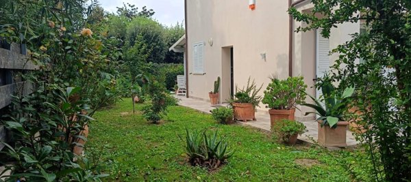 casa indipendente in vendita a Cascina in zona San Frediano a Settimo