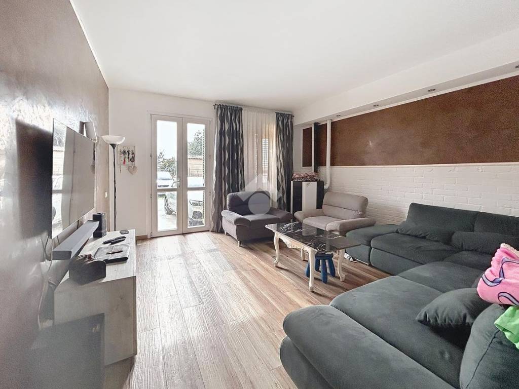 casa indipendente in vendita a Cascina in zona Navacchio