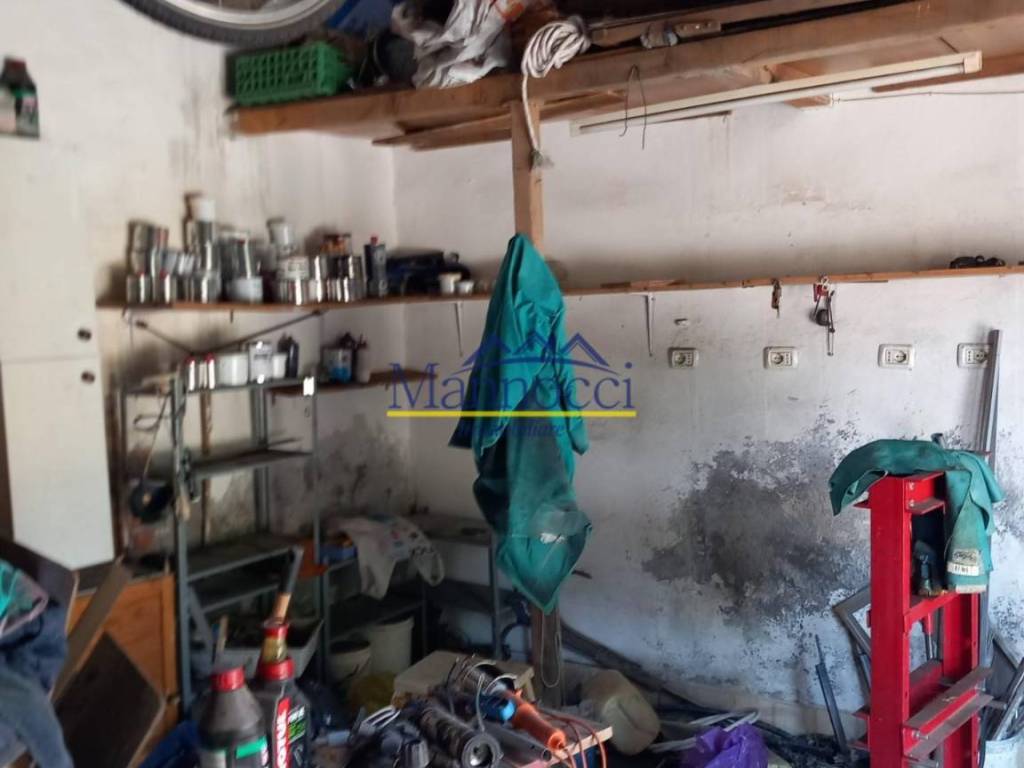 locale di sgombero in vendita a Cascina in zona Navacchio