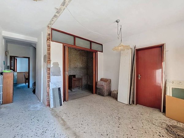 casa indipendente in vendita a Cascina in zona Latignano
