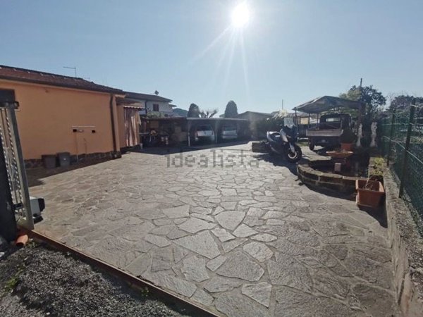 casale in vendita a Cascina