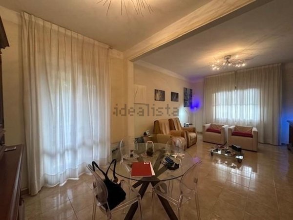 casa indipendente in vendita a Cascina