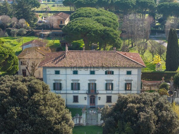 casa indipendente in vendita a Cascina in zona Titignano