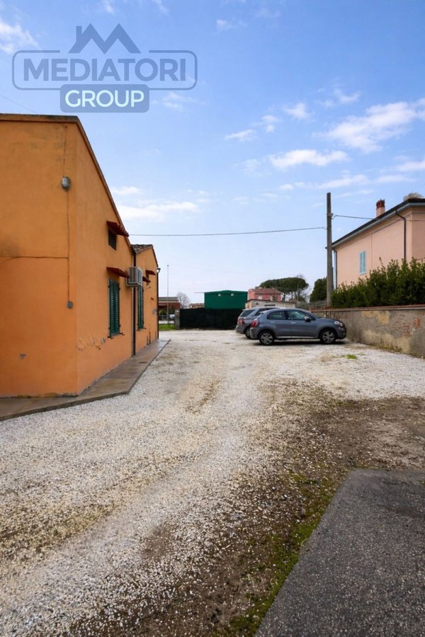 casa indipendente in vendita a Cascina in zona Navacchio