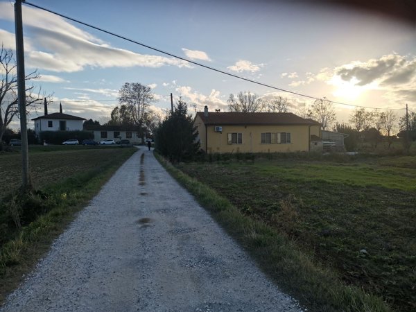 casa indipendente in vendita a Cascina
