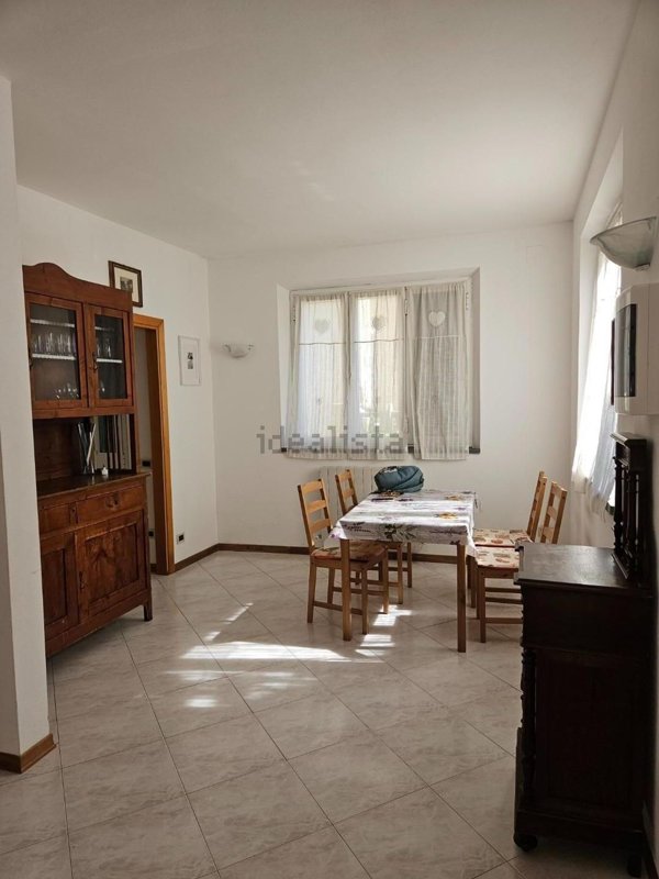 casa indipendente in vendita a Cascina