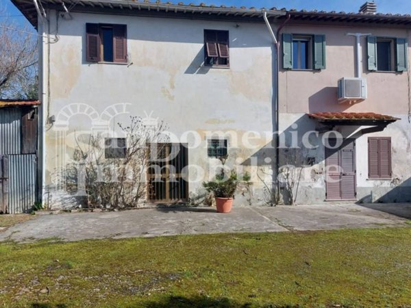 casa indipendente in vendita a Cascina in zona Navacchio