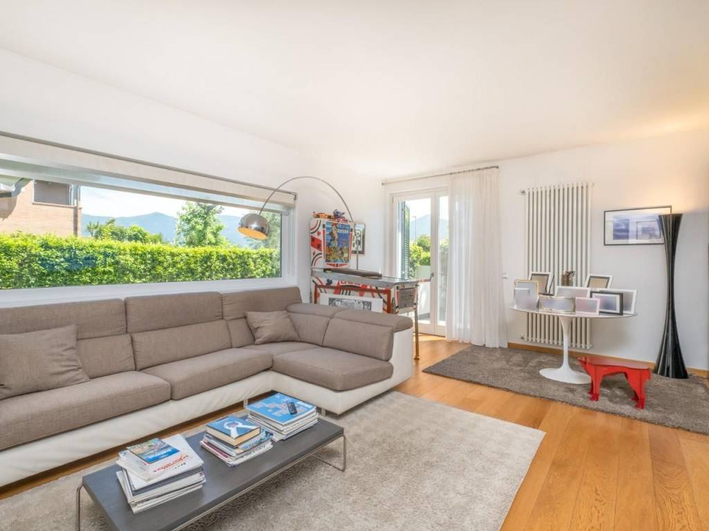 casa indipendente in vendita a Cascina in zona Navacchio