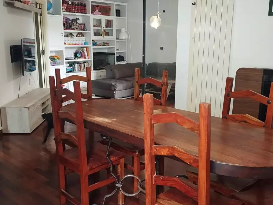 casa indipendente in vendita a Cascina