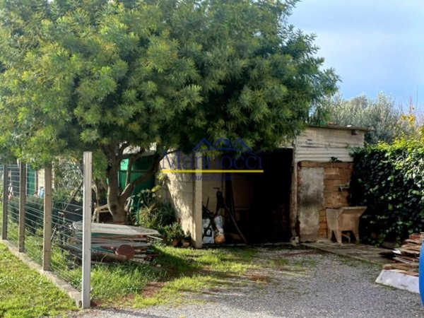 casale in vendita a Cascina in zona Navacchio